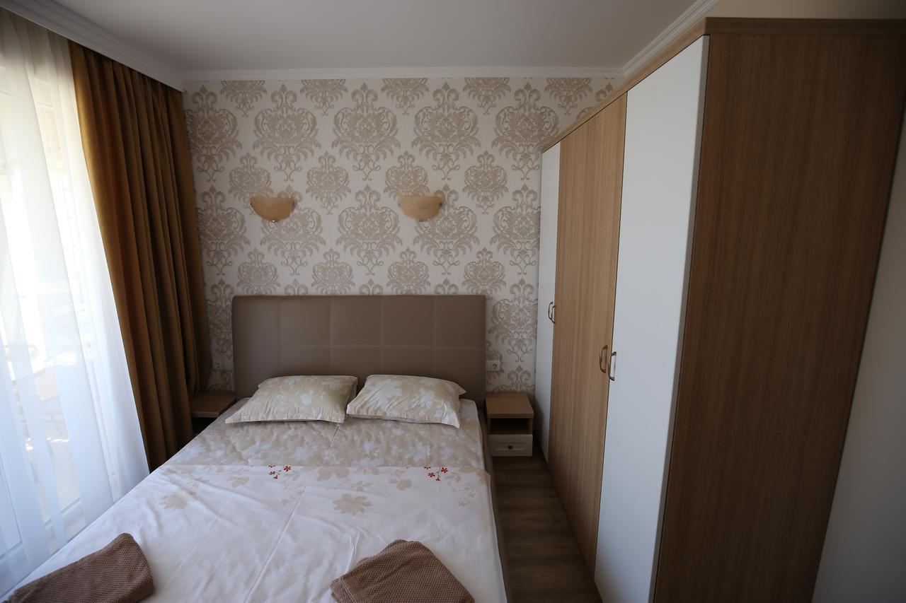 Apartments In Rif 3 Ravda Exterior photo