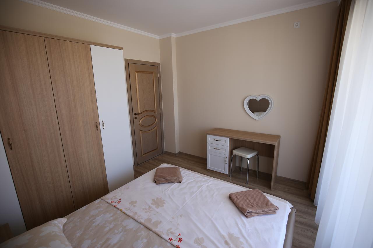 Apartments In Rif 3 Ravda Exterior photo