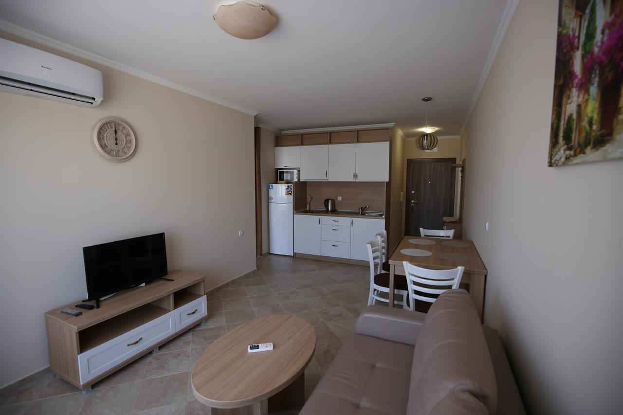Apartments In Rif 3 Ravda Exterior photo