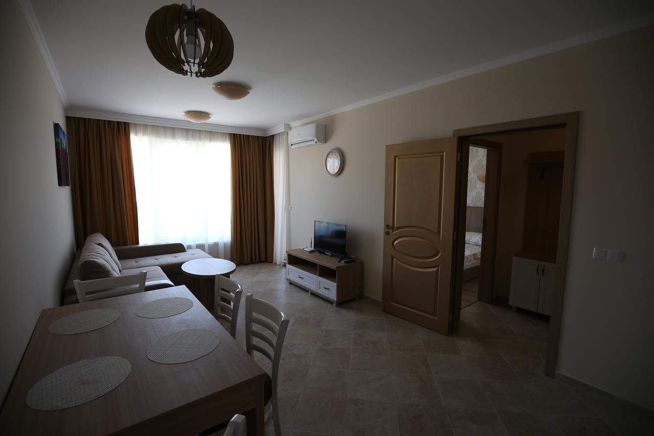 Apartments In Rif 3 Ravda Exterior photo
