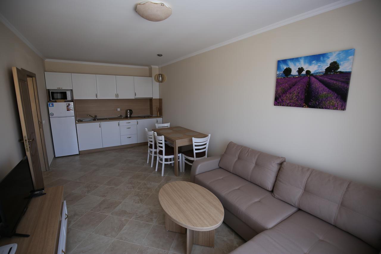 Apartments In Rif 3 Ravda Exterior photo