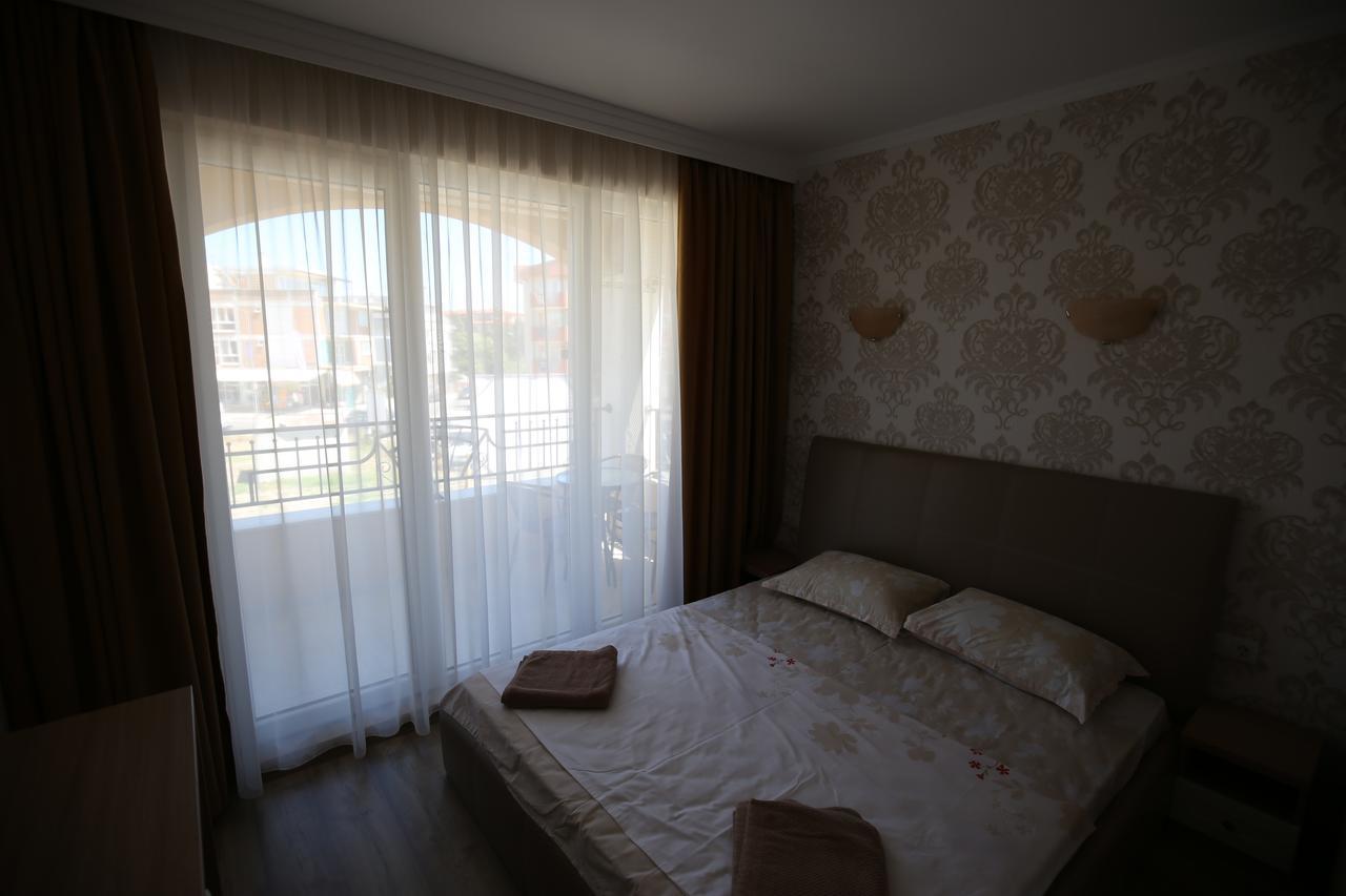 Apartments In Rif 3 Ravda Exterior photo