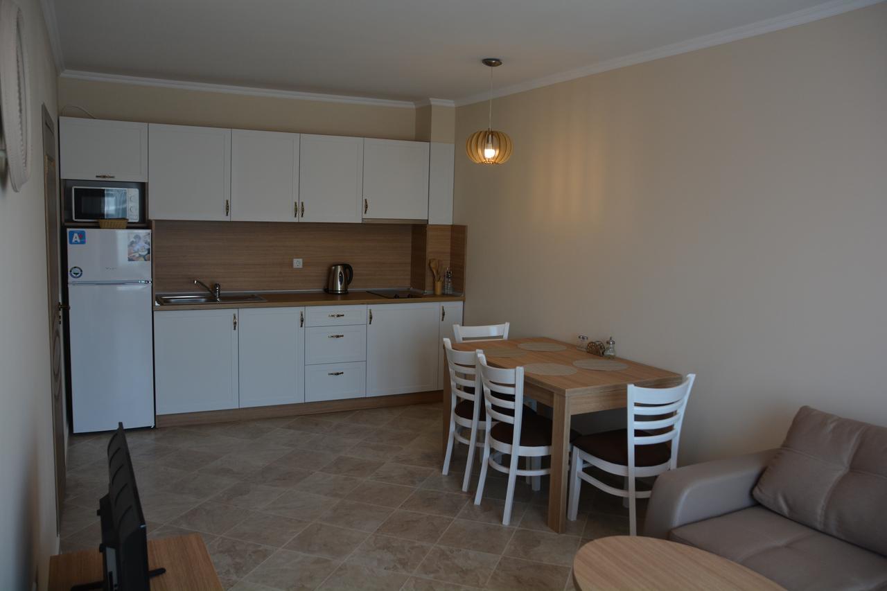 Apartments In Rif 3 Ravda Exterior photo