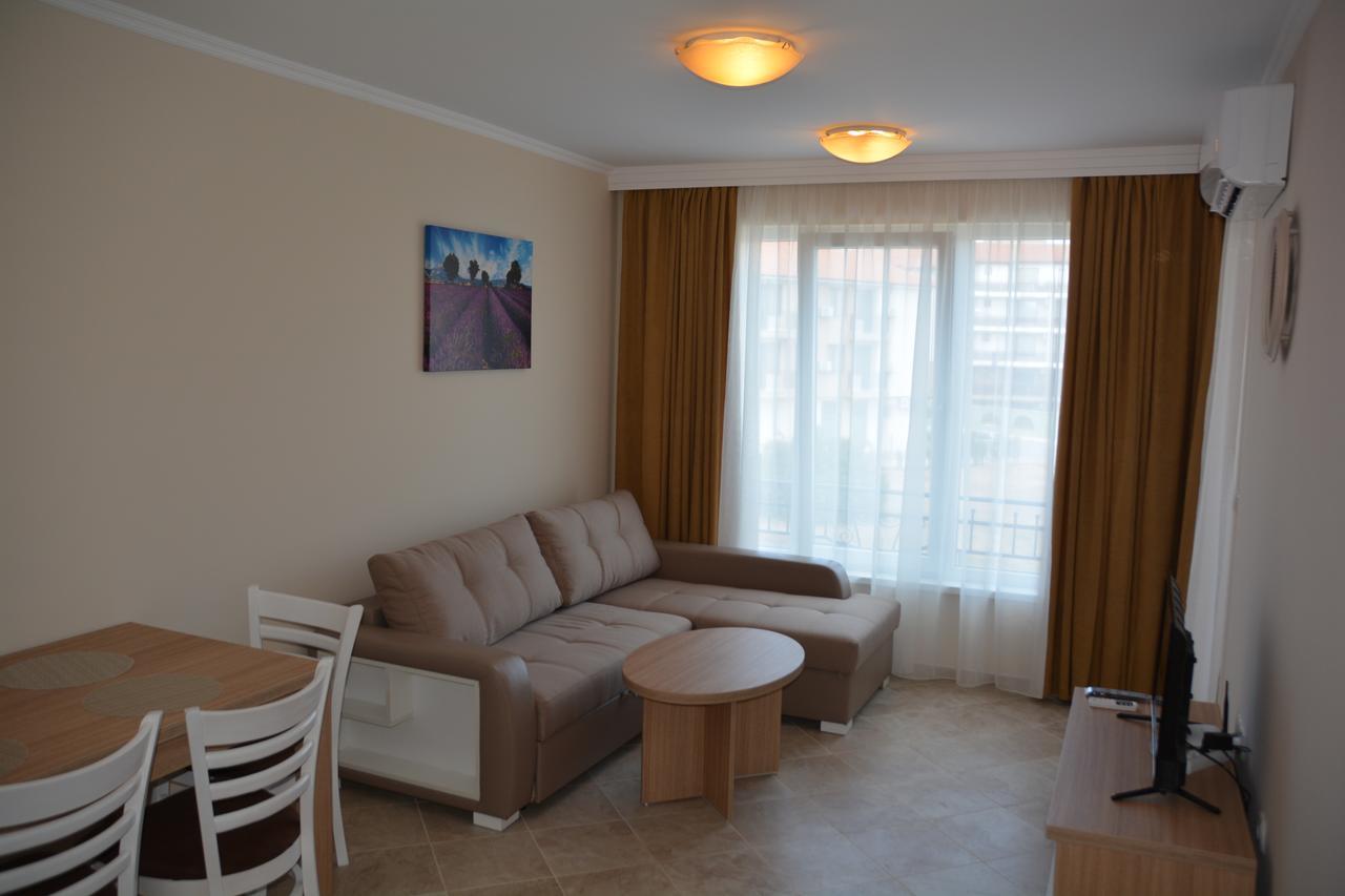 Apartments In Rif 3 Ravda Exterior photo