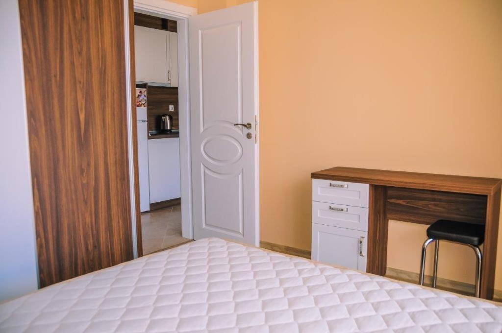 Apartments In Rif 3 Ravda Exterior photo