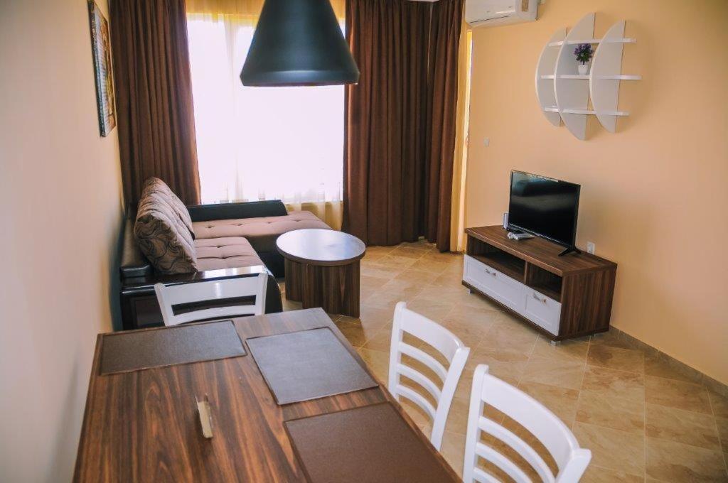 Apartments In Rif 3 Ravda Exterior photo