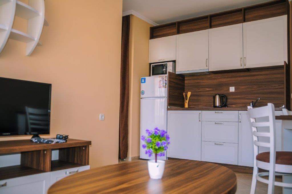 Apartments In Rif 3 Ravda Exterior photo