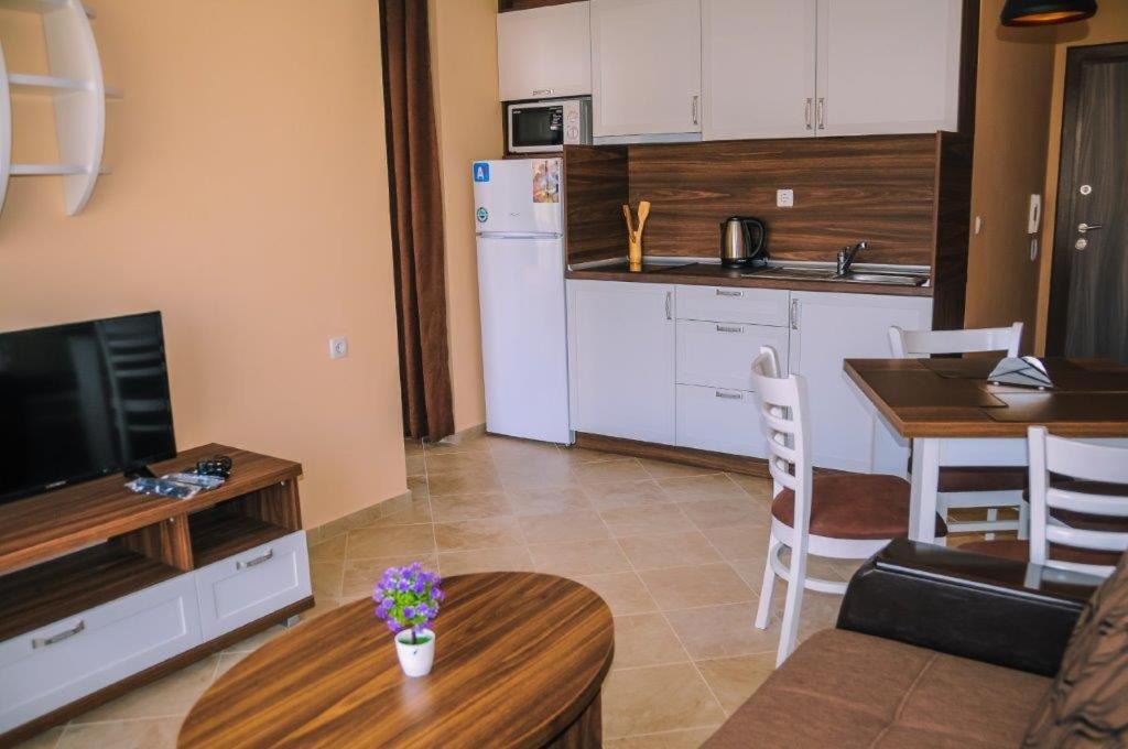 Apartments In Rif 3 Ravda Exterior photo
