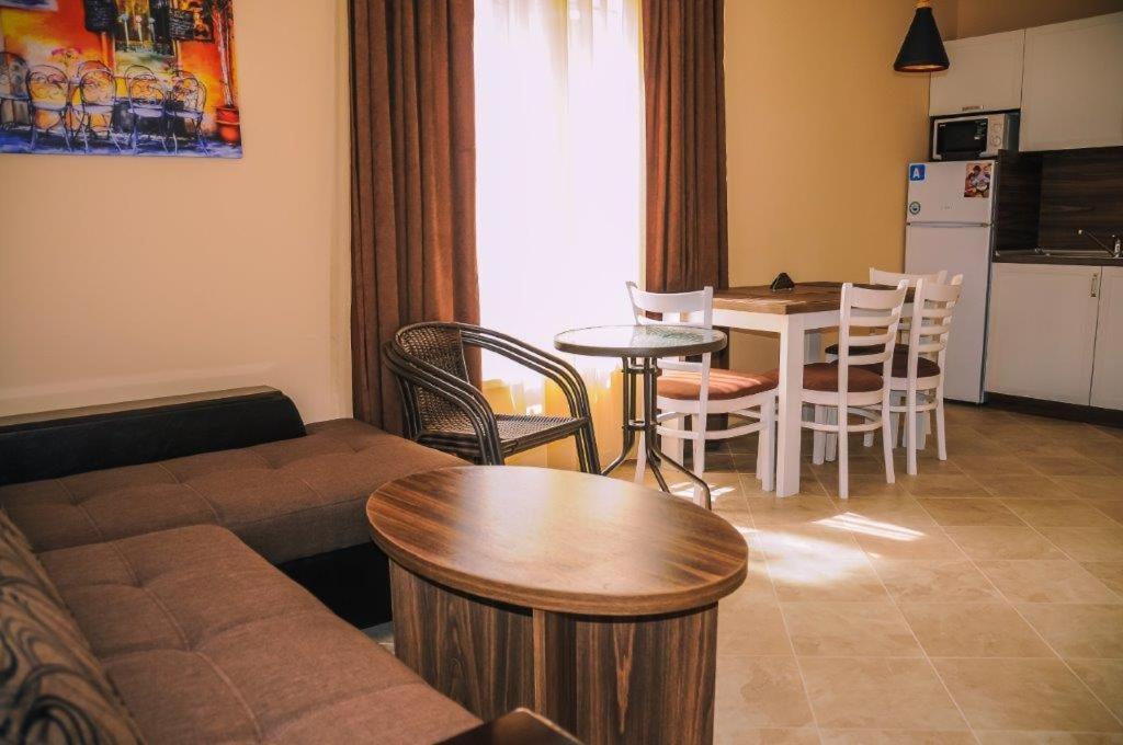 Apartments In Rif 3 Ravda Exterior photo