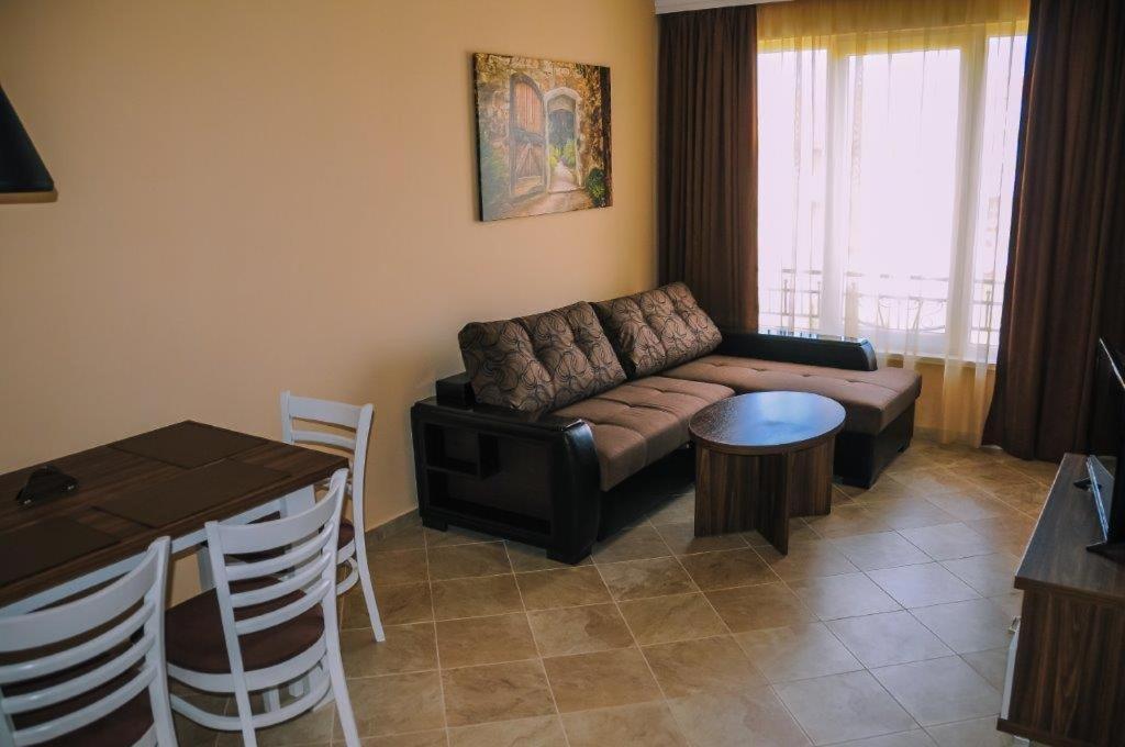 Apartments In Rif 3 Ravda Exterior photo