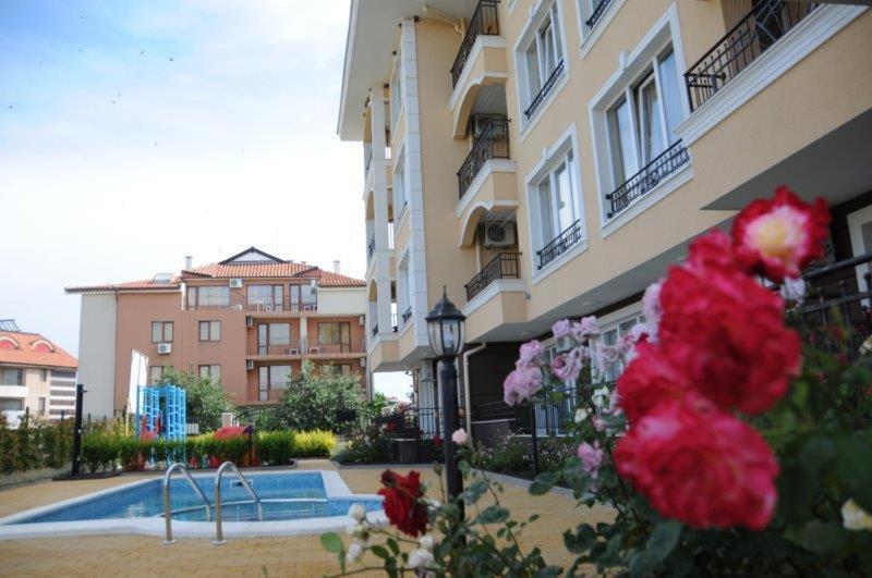 Apartments In Rif 3 Ravda Exterior photo